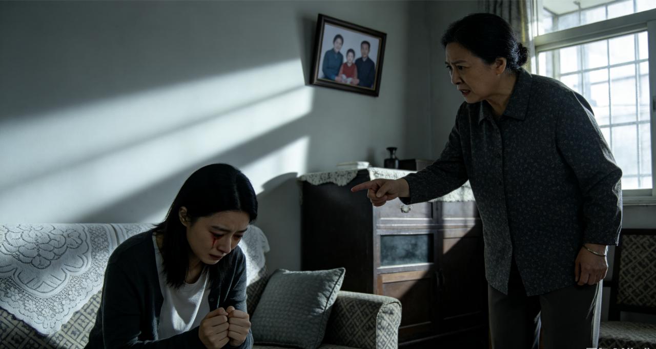 我不想生孩子，婆婆骂我是不下蛋的母鸡，这种日子什么时候是个头
 
晚饭的碗筷还没