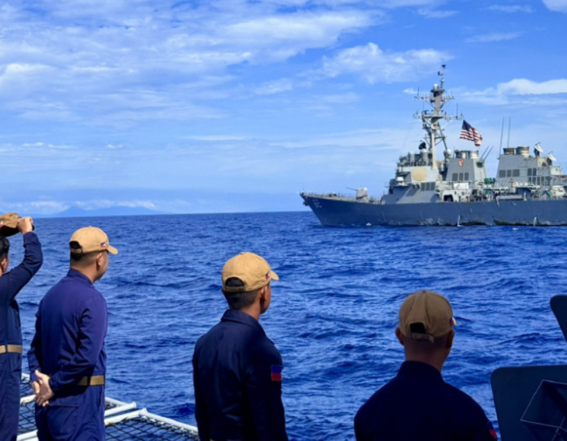 美澳新菲军演威慑中国，没想到现场来的中国军舰更多，菲律宾指挥官哭笑不得！10月3