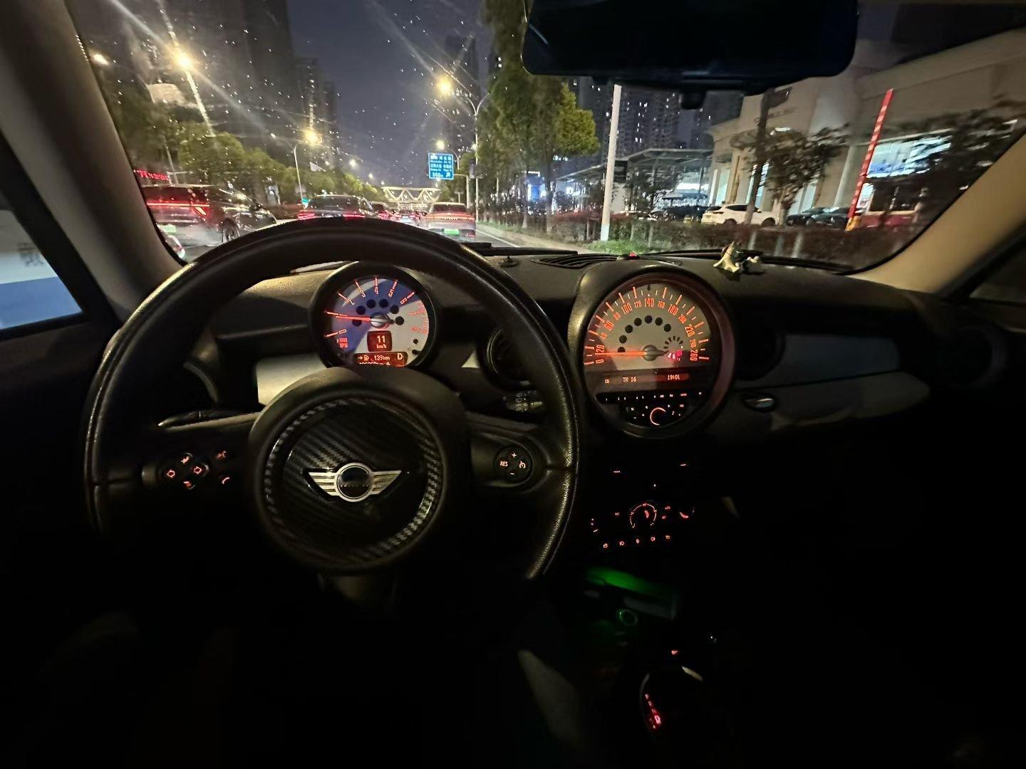 12年宝马mini 全款已售  感谢支持隔壁店沈总支持和信任！宝马mini 武汉