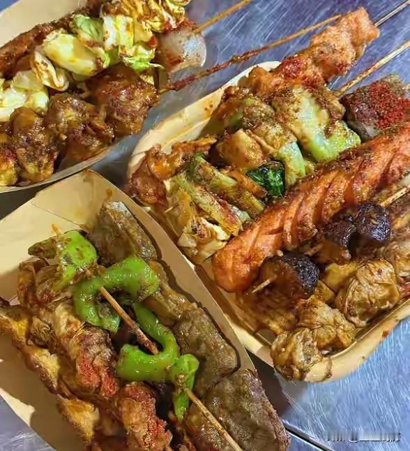 最近，一位外卖员在网上爆料了一份“最不能吃的外卖”清单，瞬间引爆了无数吃货的神经