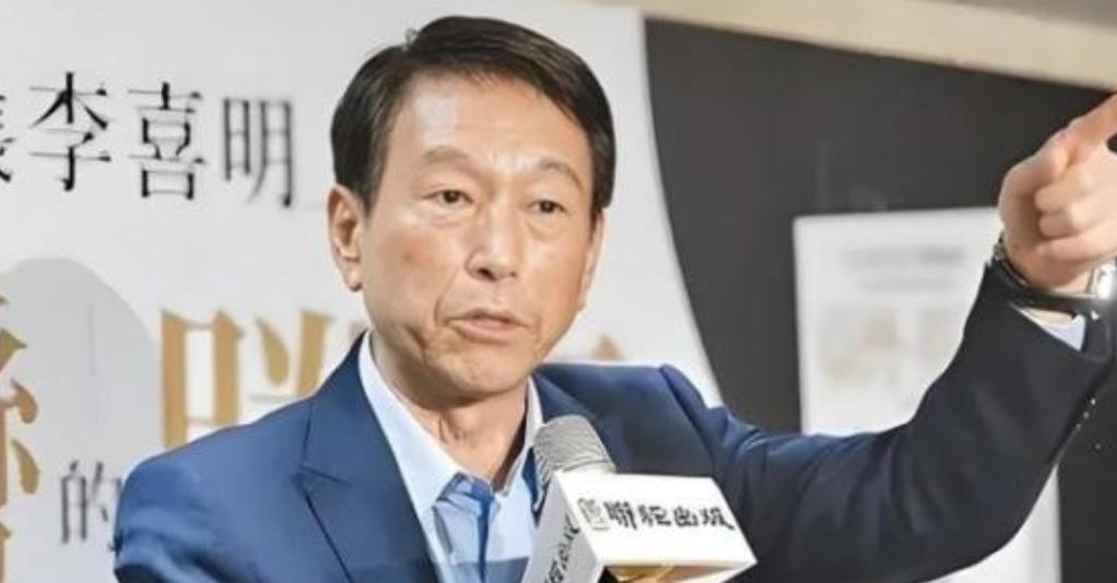 台湾前参谋总长李喜明一席话，让岛内炸锅！他直言解放军不是不敢打，而是时机未到。李