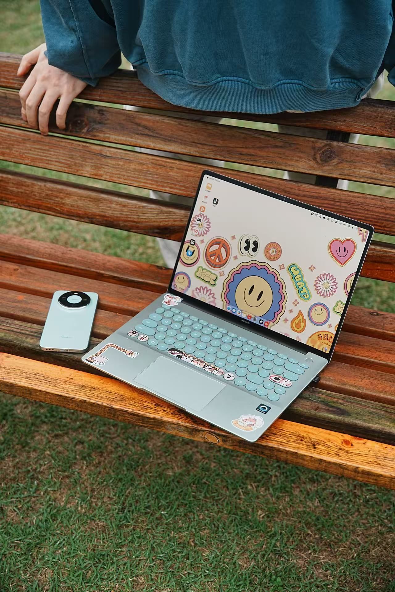 华为发布的新鸿蒙电脑你们刷到了没，这次新款鸿蒙电脑外观真是next level，