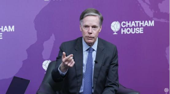 美前驻华大使放话：中方“学到了”
 
先说说美军在伊朗战场上的狼狈处境。一开始，