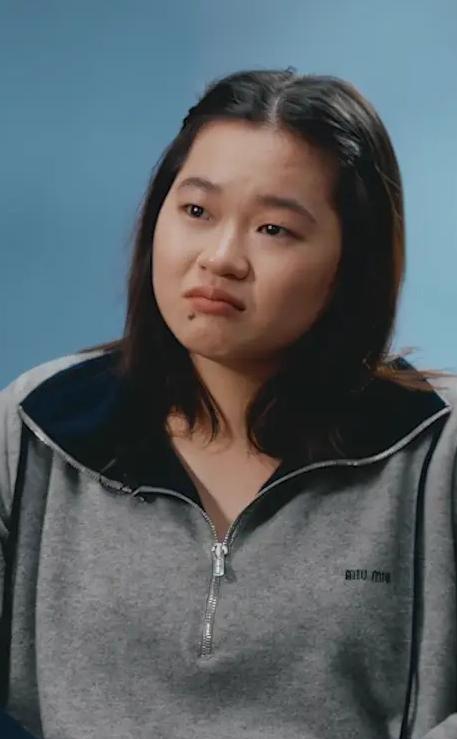 “别骂我了”，她委屈的快哭了，全红婵表示自己喝水都会长胖。
一些人对于她的身形要