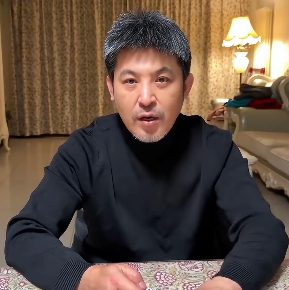 不查不知道，一查吓一跳，原来孙涛已经连续参加了20多届春晚了，经过闫学晶一事，他