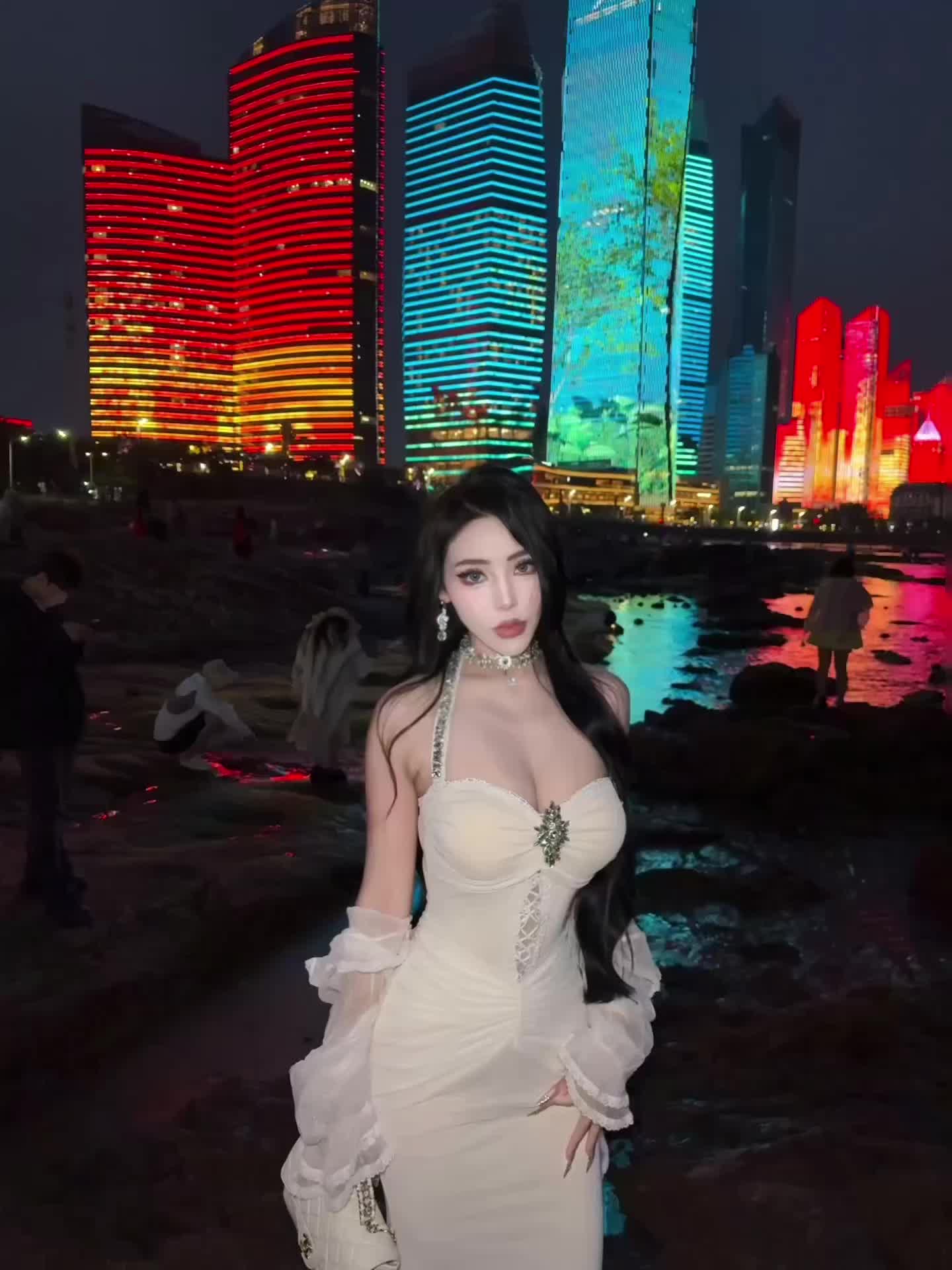 不敢问你喜欢什么样的女孩 我怕我全符合