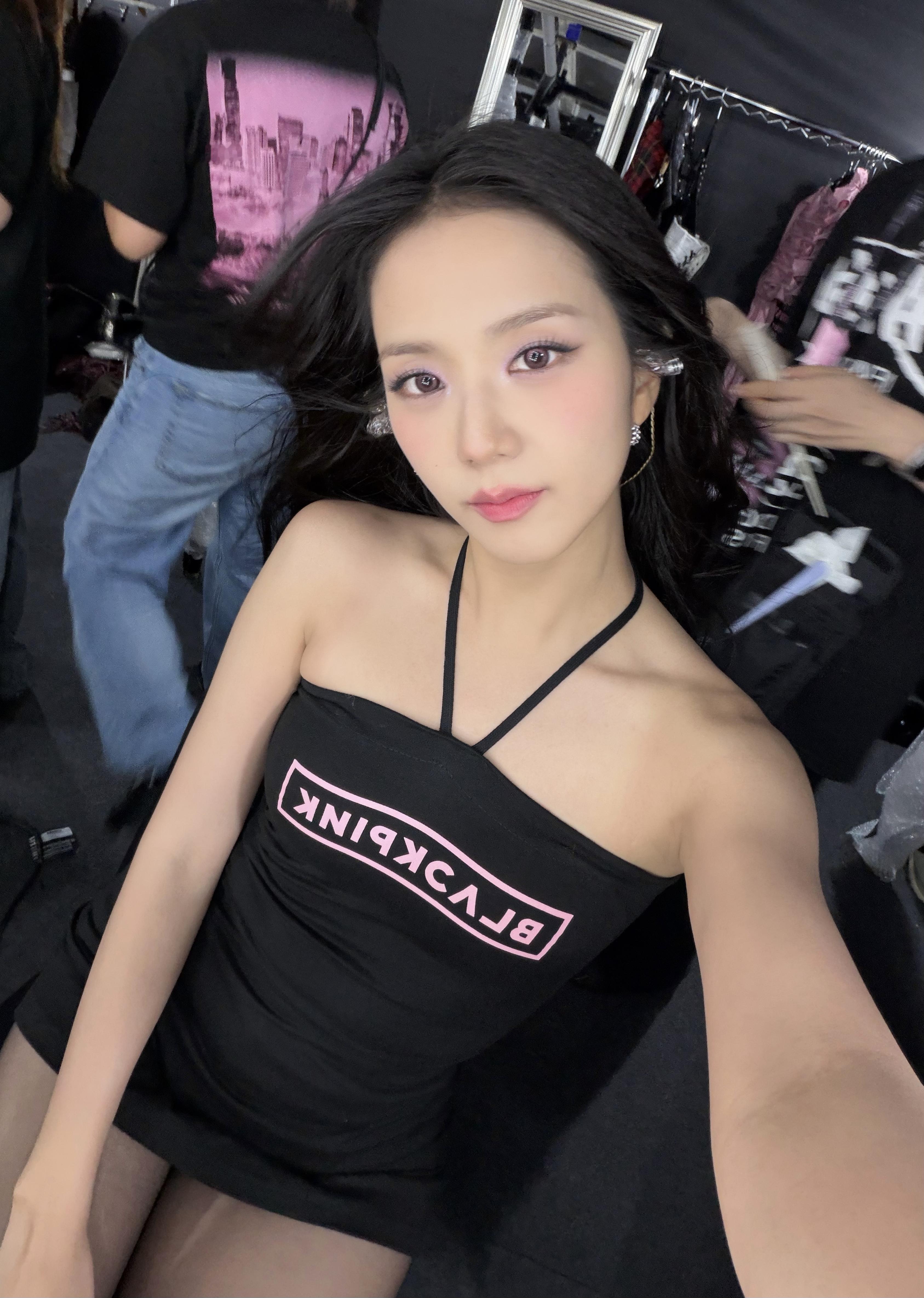 251030 Jisoo App更新💌“韩国到底为什么这么冷!!听说雅加达很热