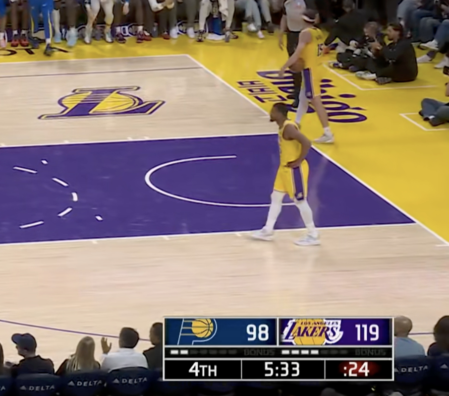 湖人暂停！领先21分！最后5分33秒！ 步行者vs湖人