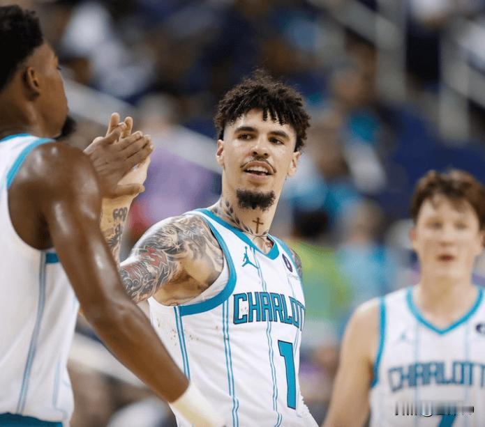 黄蜂真有东西！夏洛特黄蜂本赛季惊艳十足，堪称东部最强黑马之一，面对西部顶级豪强展