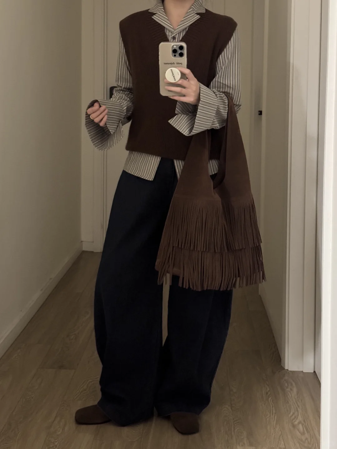 好秋冬韩系复古棕咖针织马甲条纹衬衫叠穿🛖