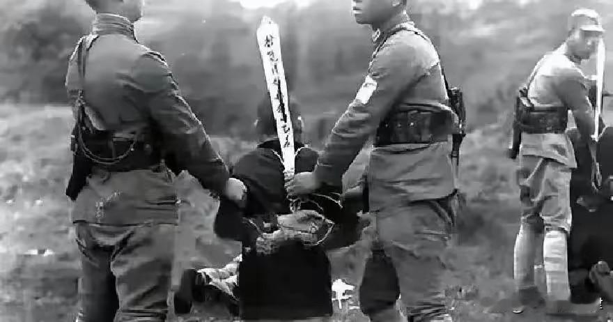 1955年河滩公审：抗日少将被处决，31年后平反，临终遗言字字应验
 
1955