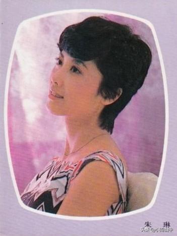 1987年中国电影出版社发行的年历片《国际明星》，全套十二张。
朱琳、张力维、丛