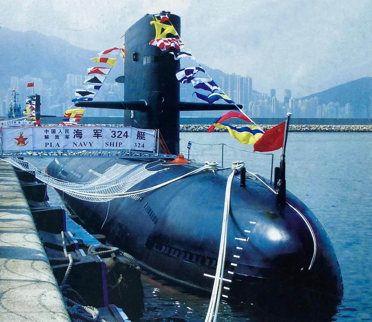 海军324艇英姿