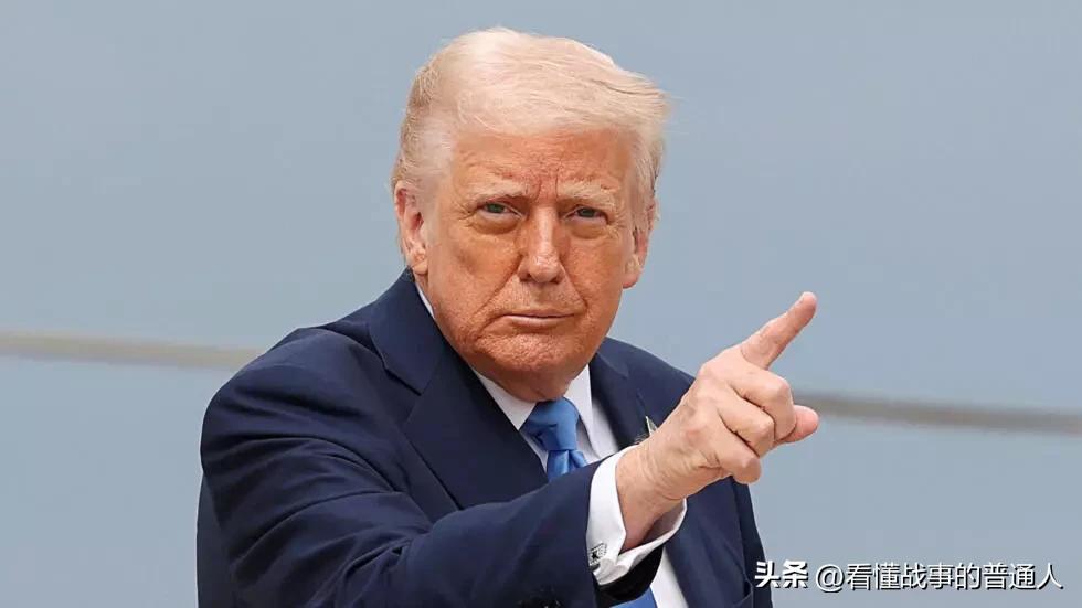 哈梅内伊的妻子今天伤重不治，伊朗三天之内痛失两人。就在同一天，特朗普对着镜头说：