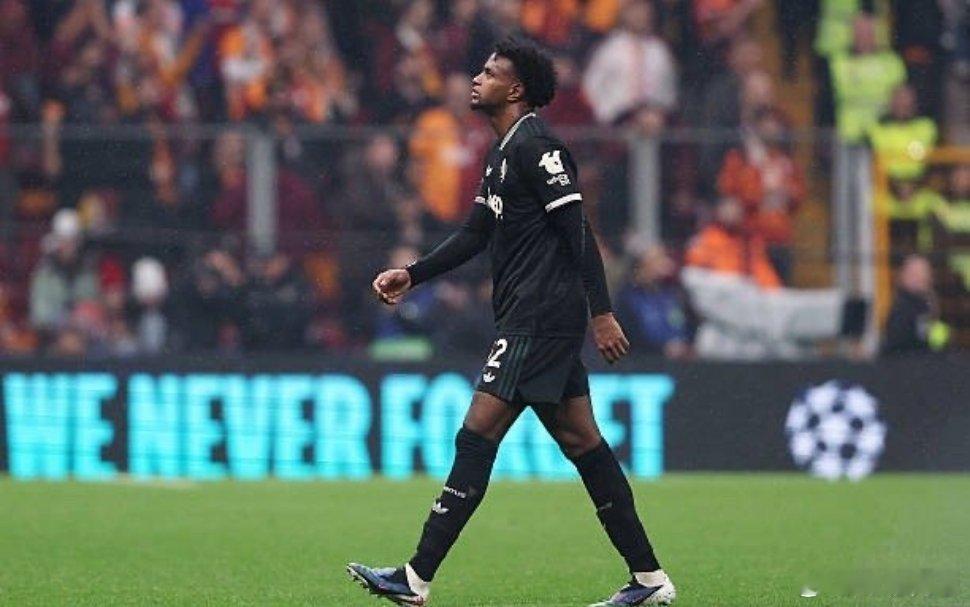 与上场不一样，这场就是纯菜。下半场的竞技状态和加拉塔萨雷完全不在一个强度上，卡瓦