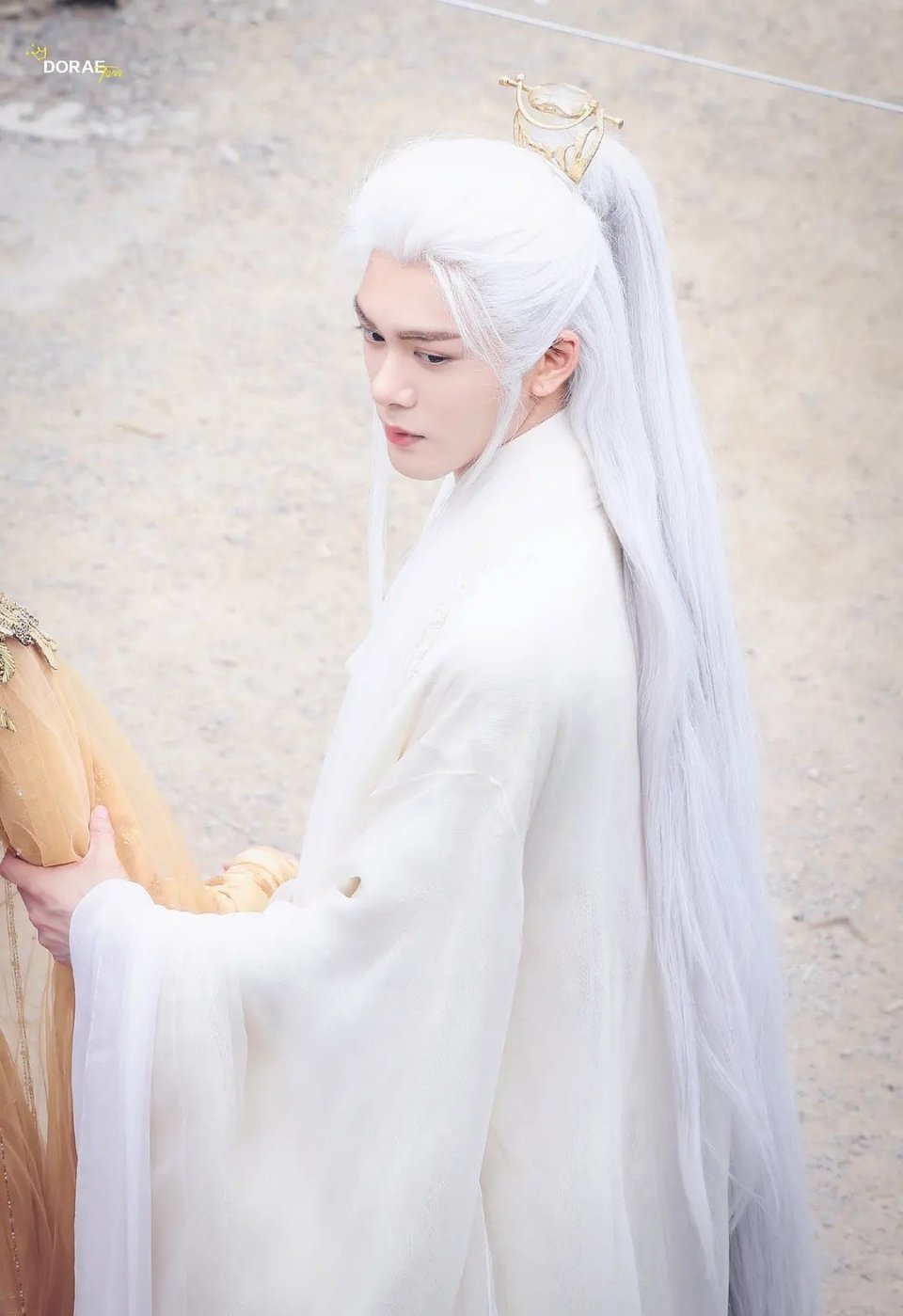 白发曾舜晞[羞嗒嗒]仙起来了 ​​​