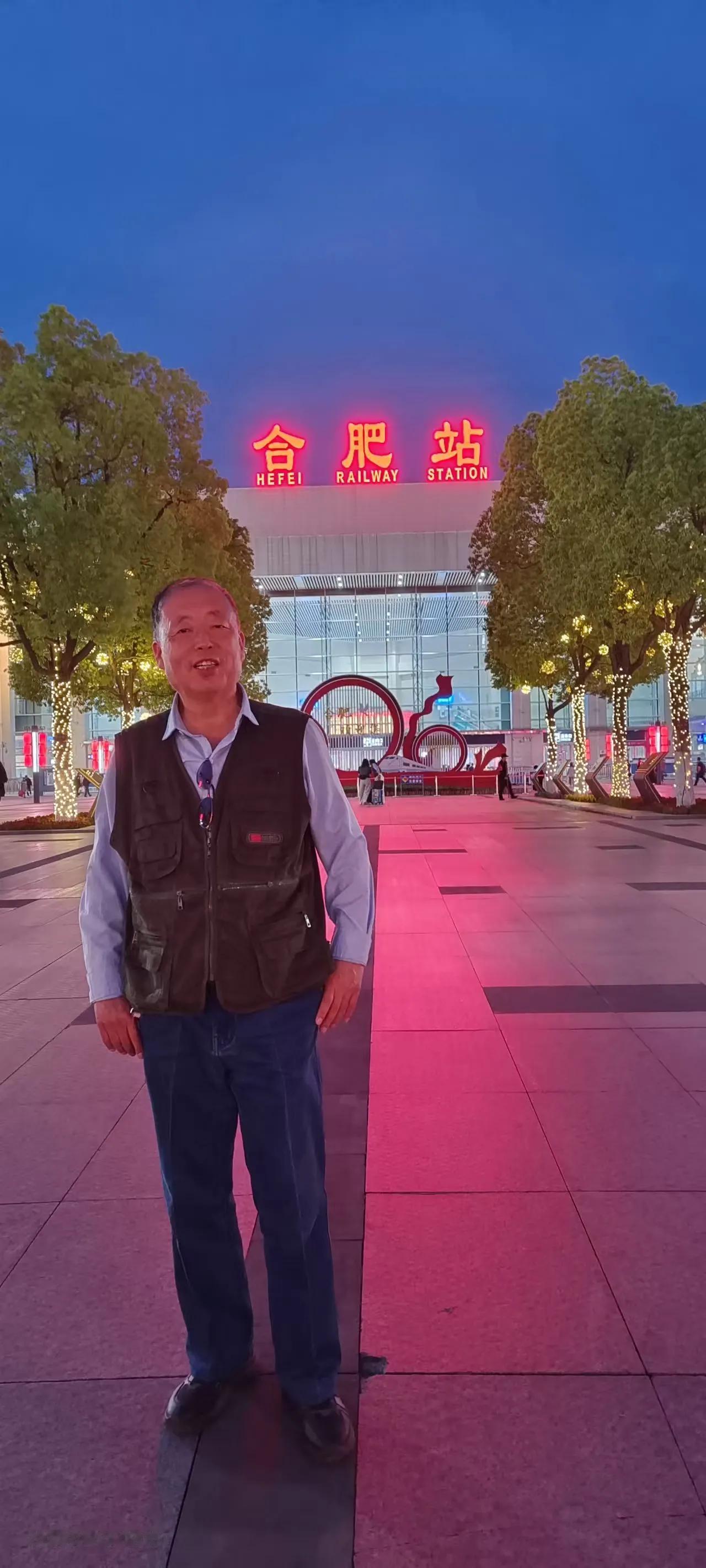 兰州穿石暮春南方游之十一：

      江南好，能不忆江南

暮春江南风和日丽