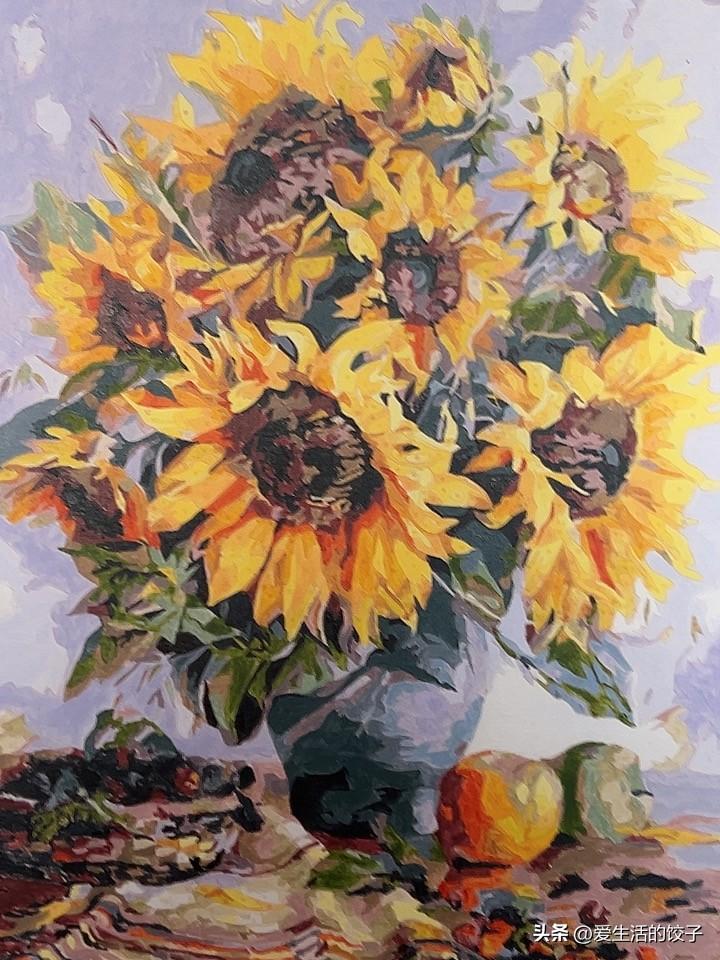 退休在家总觉得闷的慌，网上去找一找DIy手工小店，买了颜料画板，画板上已经画好格