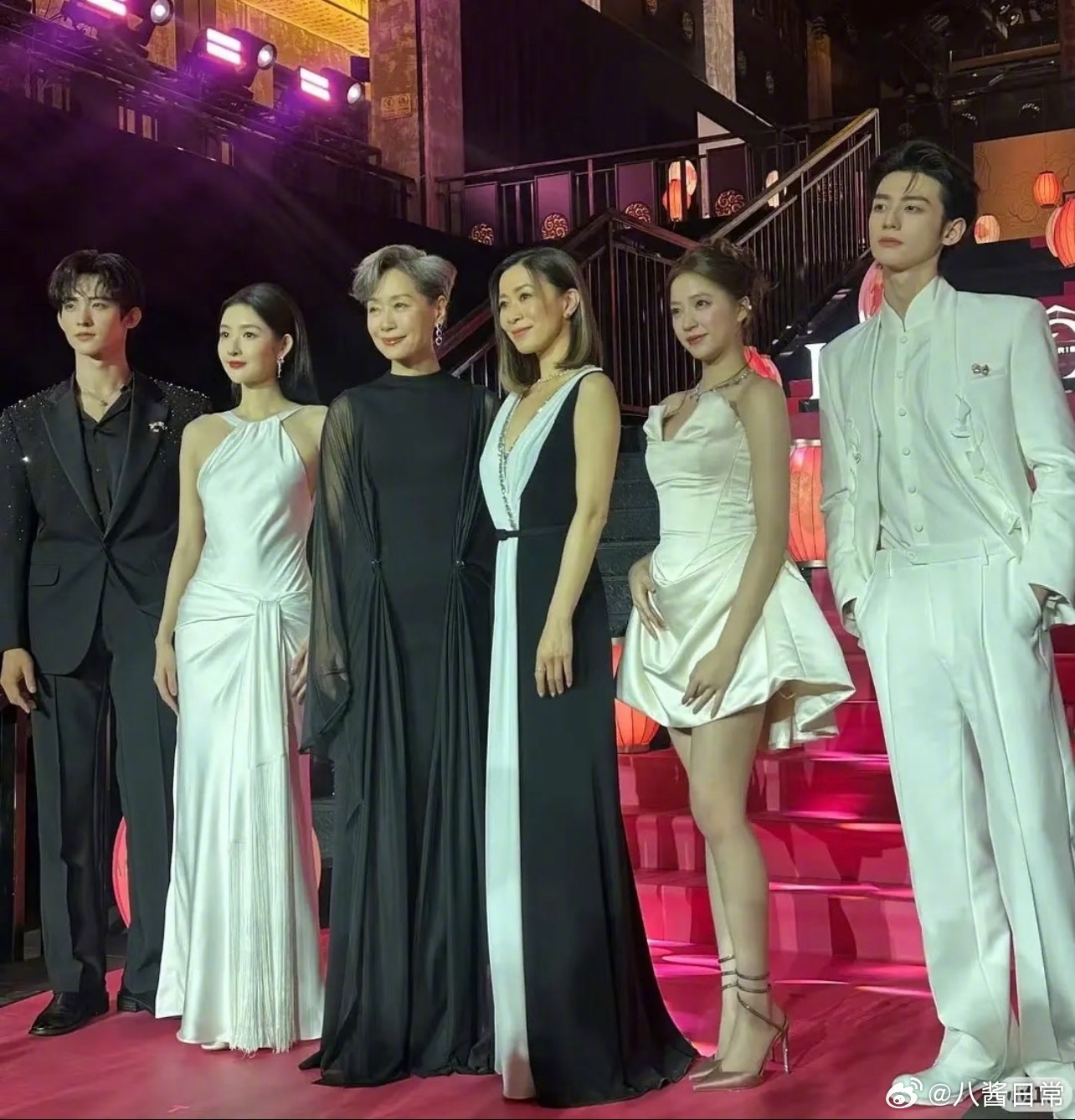 叶童、佘诗曼、王玉雯、常华森、欧阳娣娣、赖伟明兰蔻活动大合照 