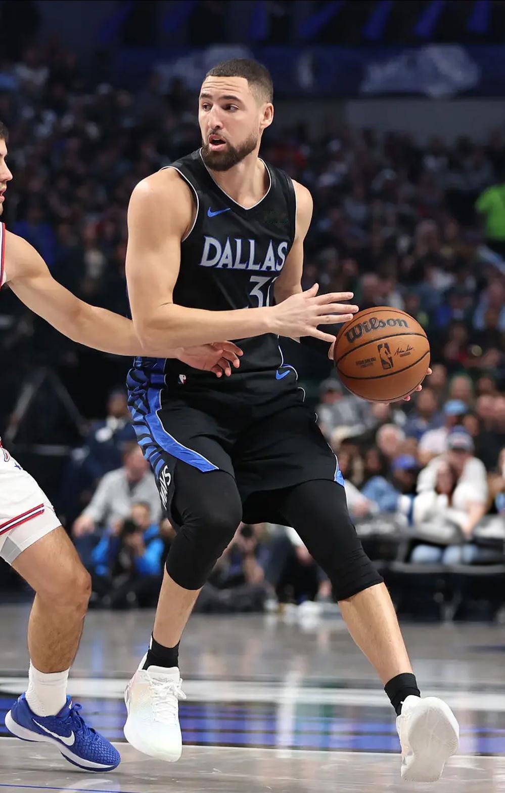 克莱·汤普森 · 安踏 KT11登场22分钟 8投3中 三分球4投2中9分 3篮