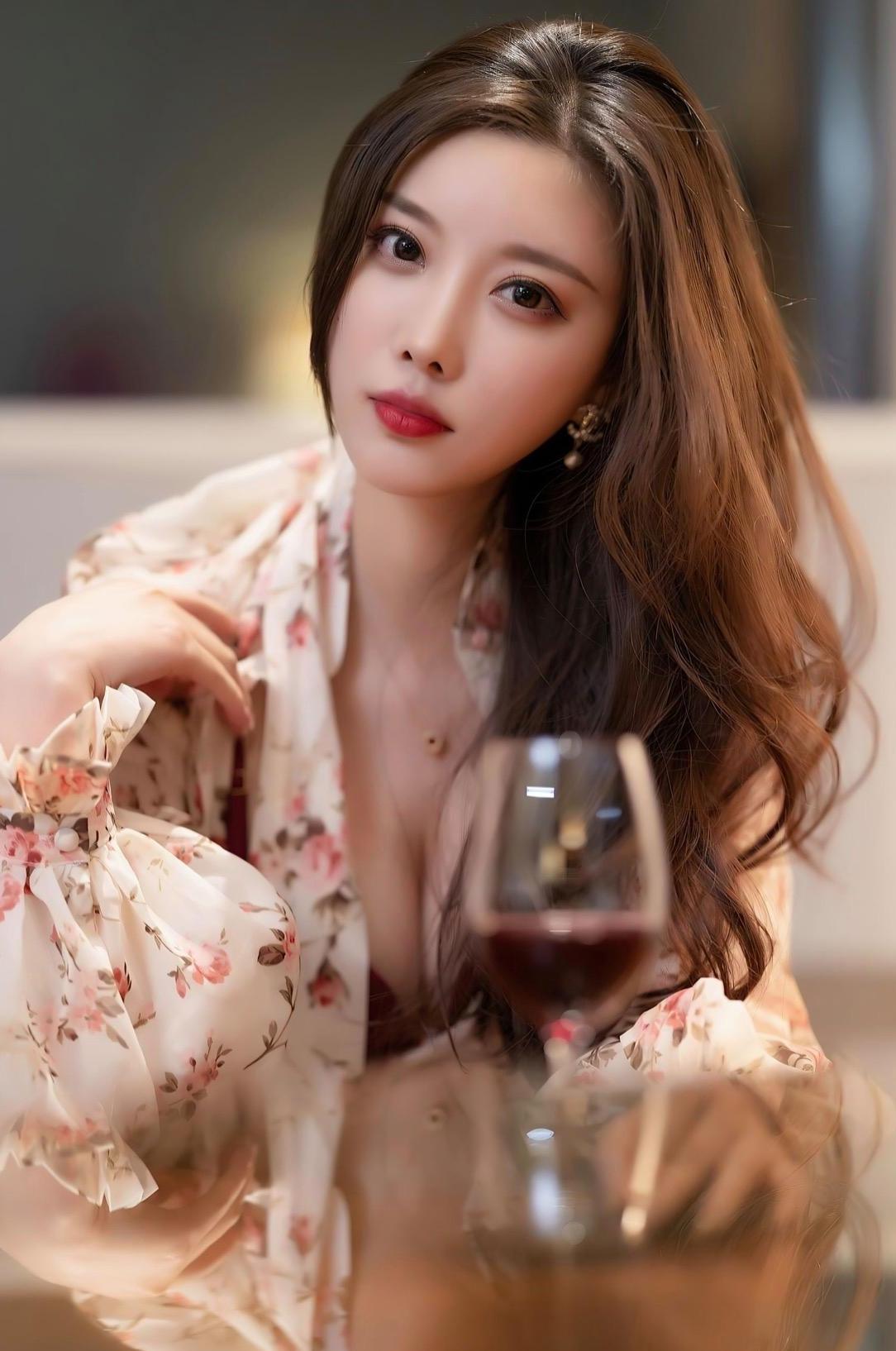 征程万里风正劲，重任千钧再出发。
风好正是扬帆时，不待扬鞭自奋蹄。