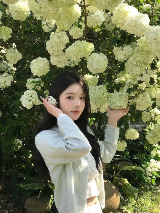 春天是她最爱的季节