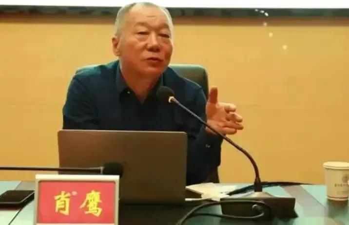 肖鹰举报蒋方舟论文有假，维护学述诚信，名校把关，这怎么觉得有点新奇！

是不是文