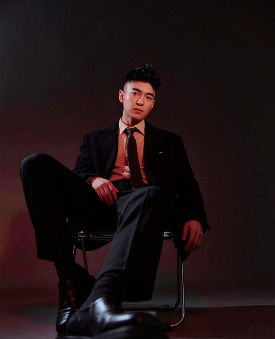 肌肉帅哥营肌肉男神软软男神古装男神男神肌肉男神肌肉男模