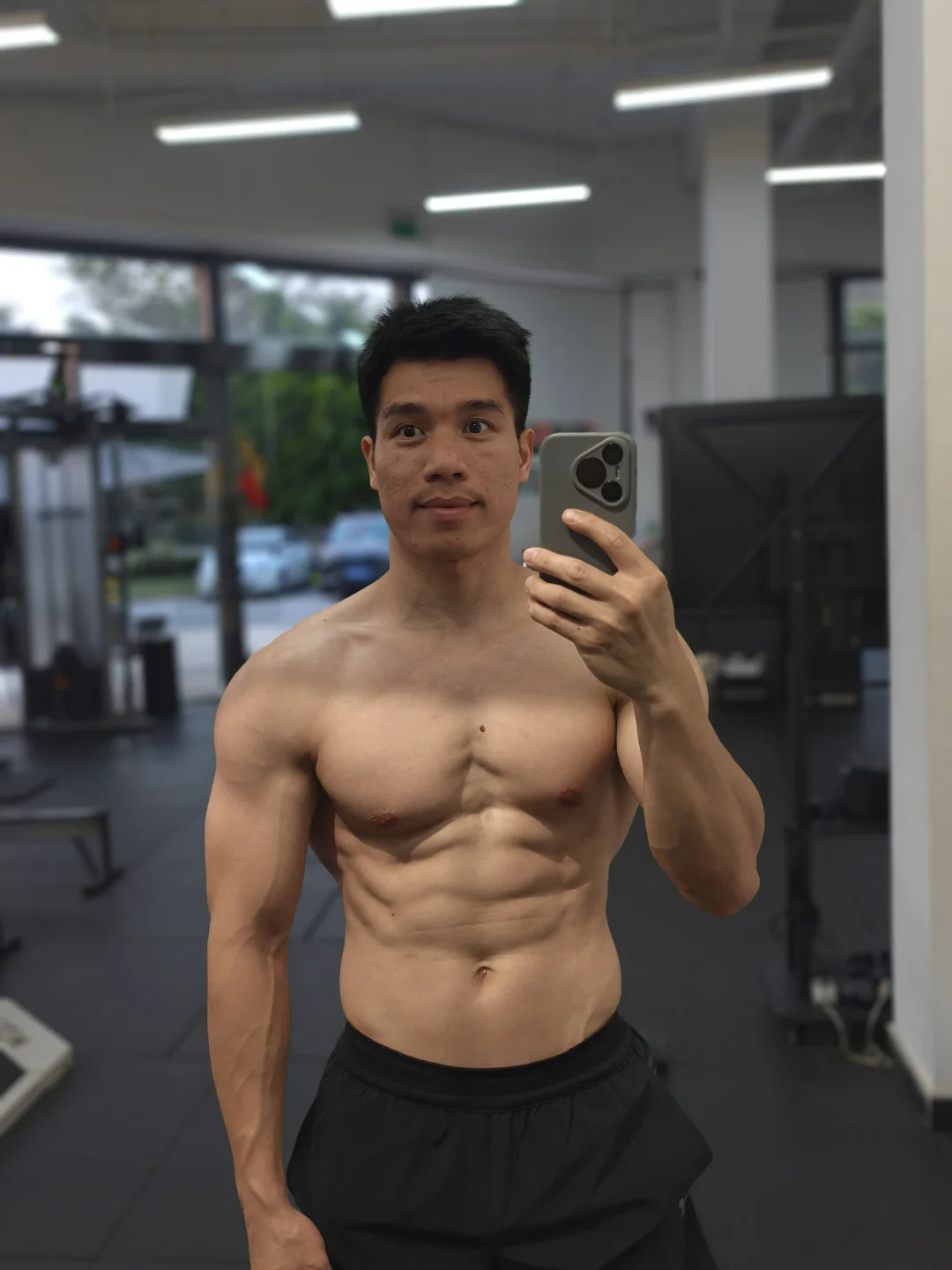 175-75kg，体脂率11%