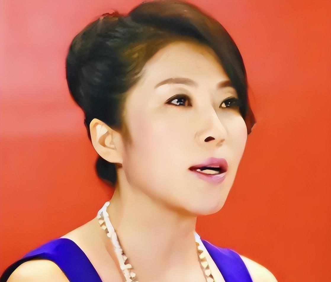 从全国冠军到44亿惊天骗局主谋：她靠“共侍二夫”编织人脉网，卷款逃美后奢华生活曝