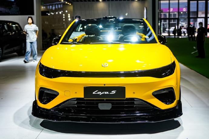 又要好看又要好开？零跑Lafa5：颜值和配置，这次不用二选一
 
年轻人买车，颜