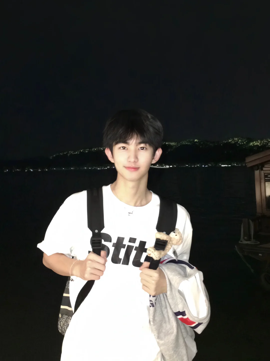 关于我来西湖吃醋鱼把盘子丢进湖里这件事