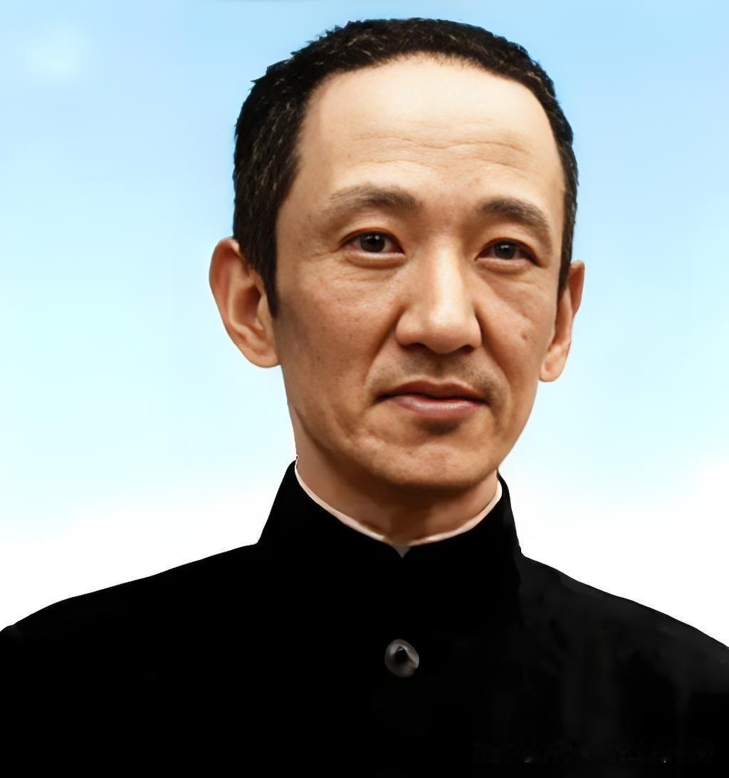 陈布雷，原名陈训恩，他追随蒋介石21年，是老蒋的“笔杆子”，被称为“文胆”。可就