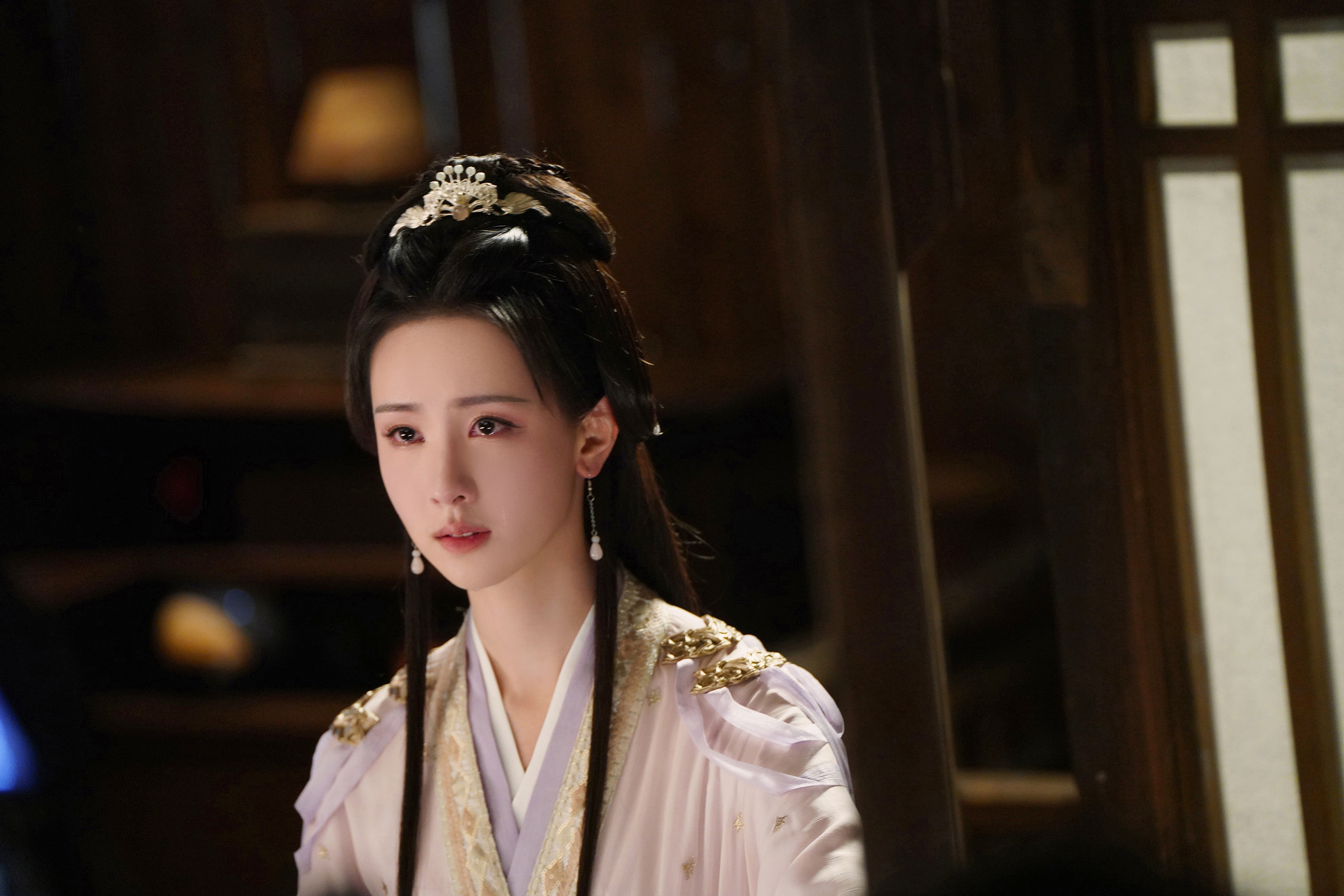 #陈都灵[超话]#🌦#陈都灵莲花楼#阿娩，还是愿你常展笑颜。​​​
