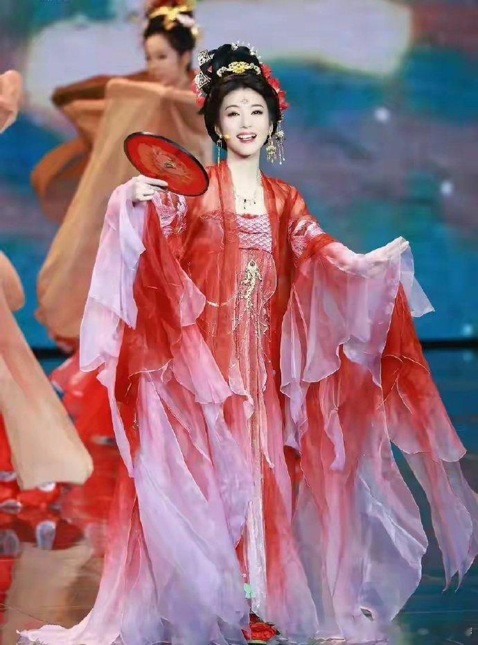 为什么电视剧中不弄这种妆造，都是出现在综艺或者记录片中，电视剧的造型师不太行？ 