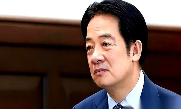 7月1日，大陆一部反分裂、促团结的新法一落地，台北那边的天就变了。
岛内某安全部