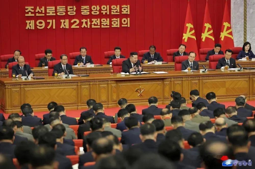 朝鲜出大事了，总理朴泰成刚落地中国求合作，金正恩就在平壤通报了一起军队特大犯罪案