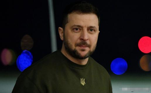 泽连斯基最大的错觉就是，自以为有几十个西方国家的支持，乌克兰可以打败俄罗斯。4年