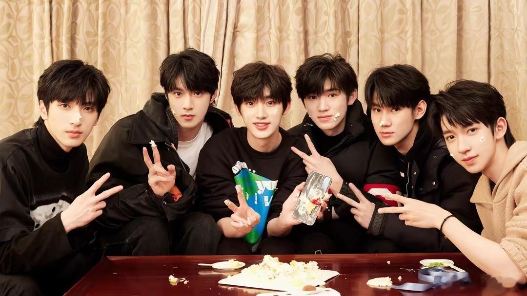 时代少年团26年拿下7个代言代少年团 成员发展现状与未来——聚是一团火，散作满天