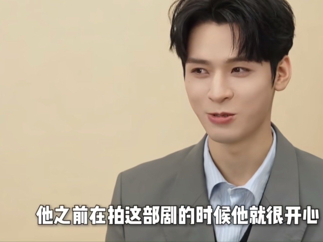 龚俊的舅舅也是律师龚俊肉眼可见的开心龚俊出演《家事法庭》诠释法律相关角色，私下里