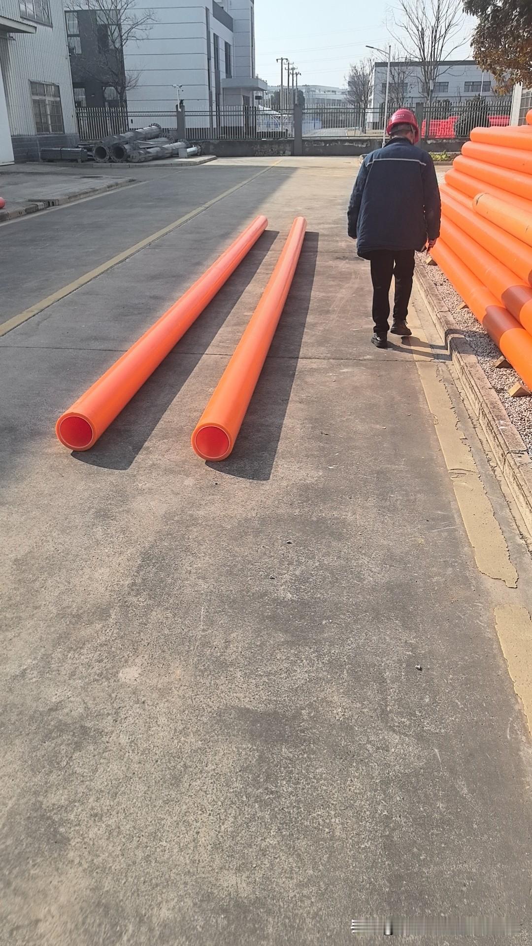 新年生活图鉴日历只剩下最后几页，风里都是告别的味道。