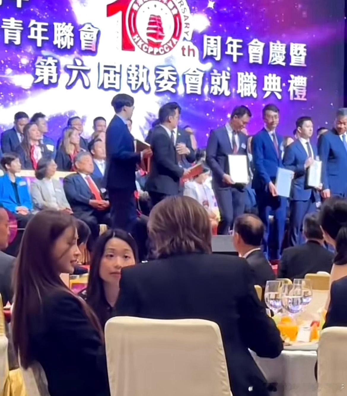 风雪压我两三年，我笑风轻雪如棉。恭喜Angelababy 成为香港政青公益慈善委