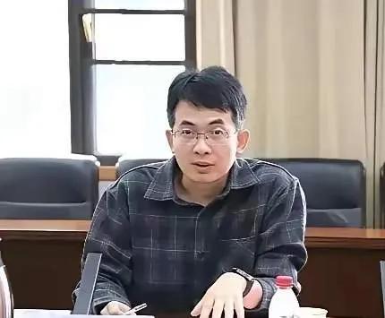 刚刚查了一下，付磊现在并不在武大工作了，而是被调去了安徽大学，之前在武大他是博导