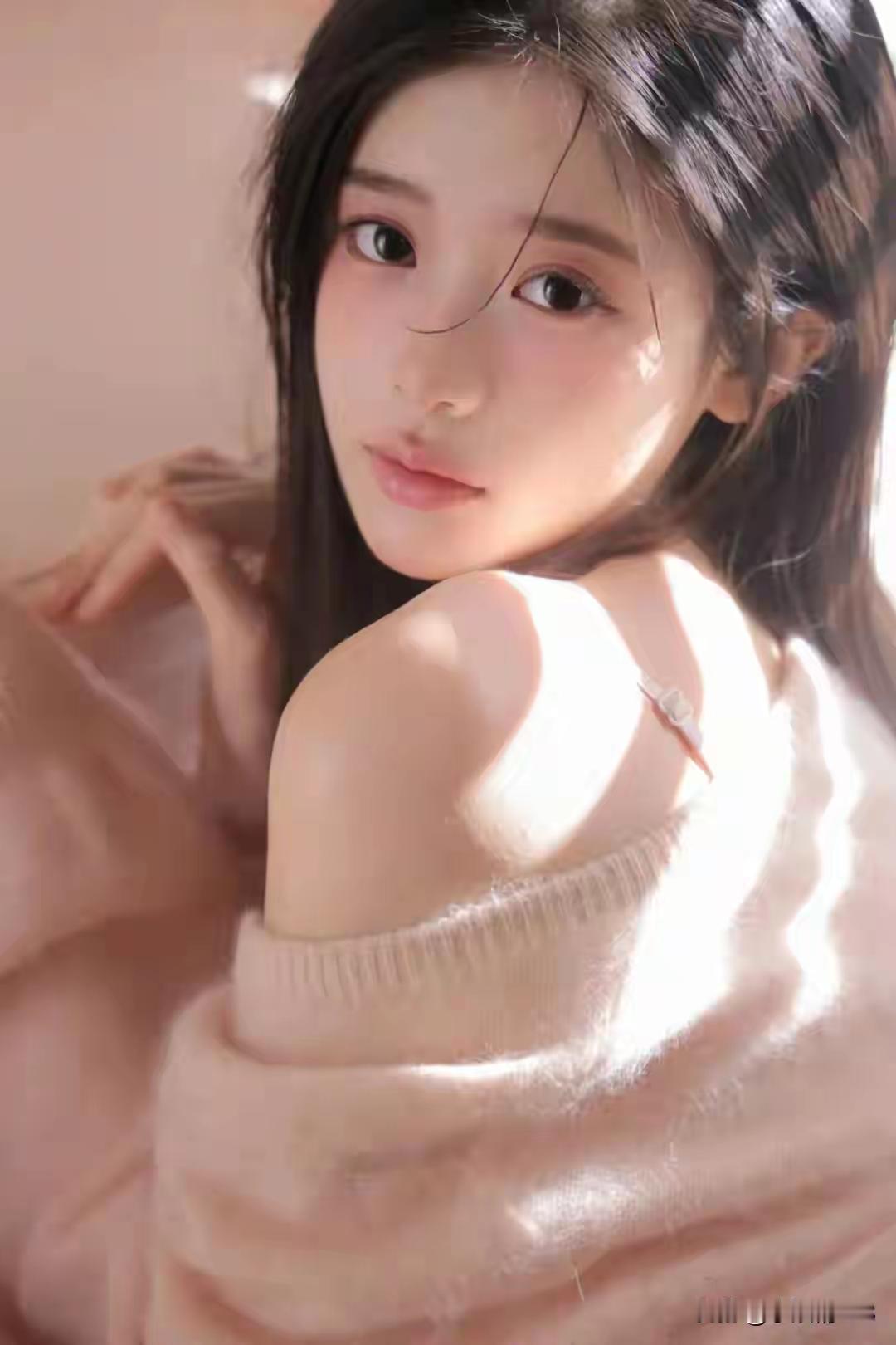 阳光洒落，少女柔美的侧颜，温暖而迷人。人像摄影如何抓拍最美瞬间? 成年人心累的时