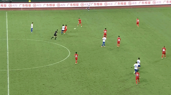 门将的基本功呢？都还给教练了？或许是龙哥传的太好了[what]，但是“龙门”也被