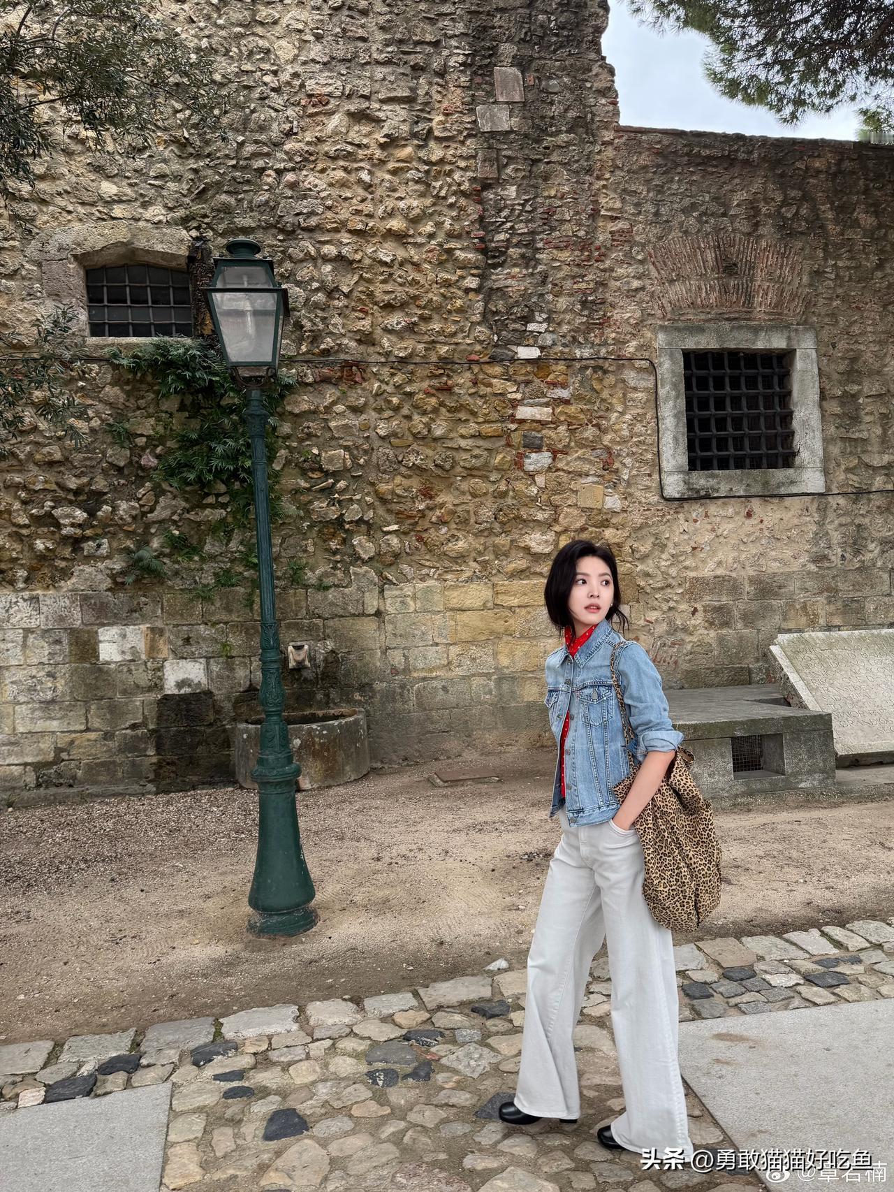 章若楠分享图片