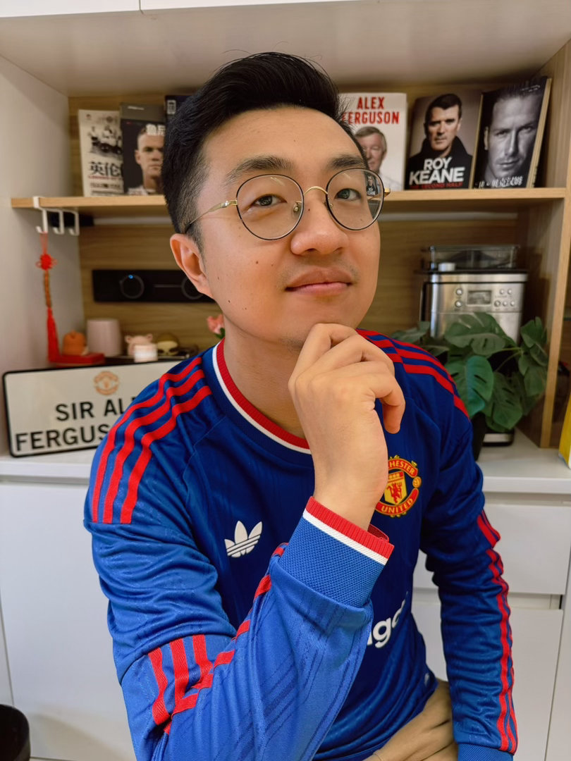 曼联这款宝蓝色好看，亲测很适合平时穿搭穿着新球衣，预测下赛季曼联排第几（看图5手