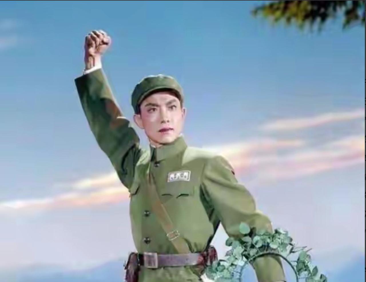 1964年，毛主席看《奇袭白虎团》时突然发问：“这个严伟才，到底有没有这个人？现