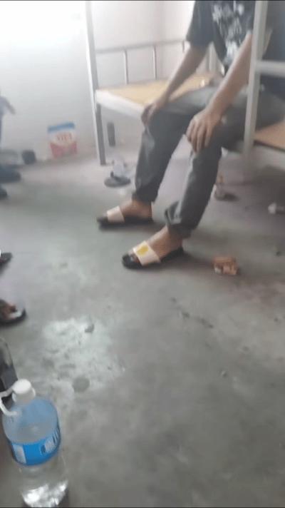 一觉醒来天都塌了 ，这个国庆节怎么办啊！全宿舍人的手机被同住一个宿舍的人偷走了，