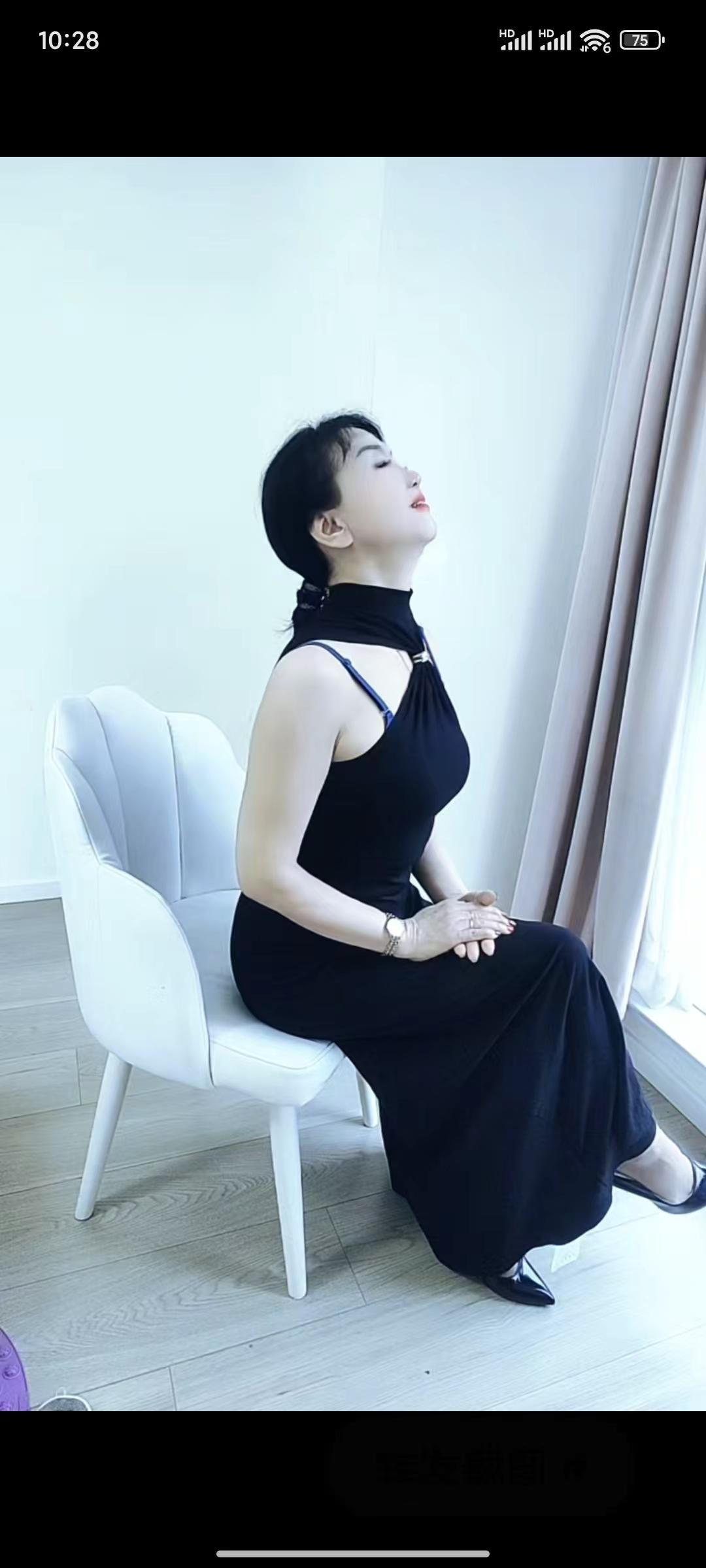 长裙我最美 黑色连衣裙